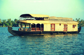 Kumarakom Heritage Houseboats